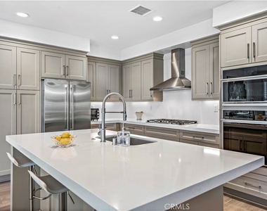 1309 Doheny Way - Photo Thumbnail 12