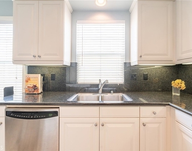 6267 Pacific Pointe Drive - Photo Thumbnail 17