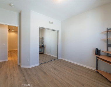 6267 Pacific Pointe Drive - Photo Thumbnail 25