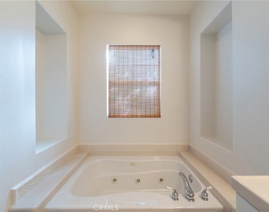 6267 Pacific Pointe Drive - Photo Thumbnail 31