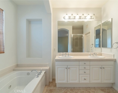 6267 Pacific Pointe Drive - Photo Thumbnail 30