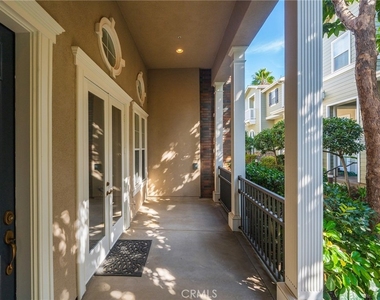 6267 Pacific Pointe Drive - Photo Thumbnail 3