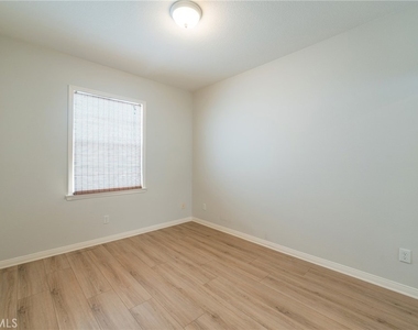6267 Pacific Pointe Drive - Photo Thumbnail 28