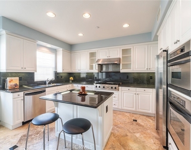6267 Pacific Pointe Drive - Photo Thumbnail 7