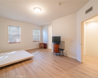 6267 Pacific Pointe Drive - Photo Thumbnail 29