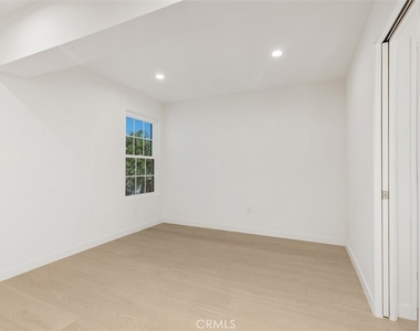 3926 Acacia Street - Photo Thumbnail 11