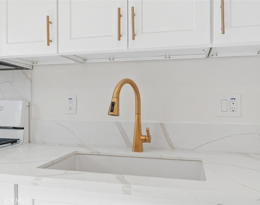 3926 Acacia Street - Photo Thumbnail 20