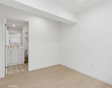 3926 Acacia Street - Photo Thumbnail 9