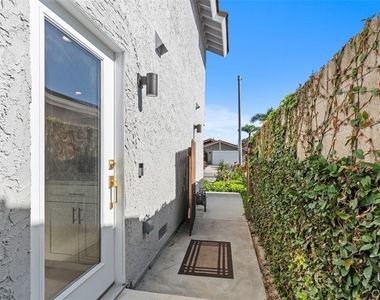 3926 Acacia Street - Photo Thumbnail 26