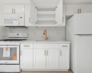 3926 Acacia Street - Photo Thumbnail 21