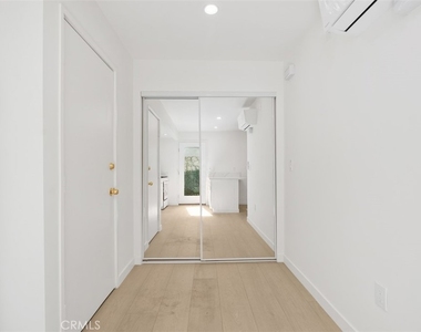3926 Acacia Street - Photo Thumbnail 2