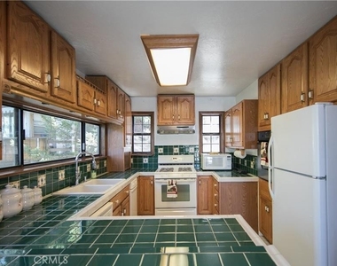 652 Arbula - Photo Thumbnail 23