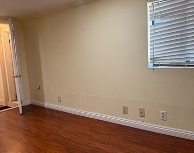 652 Arbula - Photo Thumbnail 10