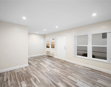2930 Fairmount Avenue - Photo Thumbnail 1