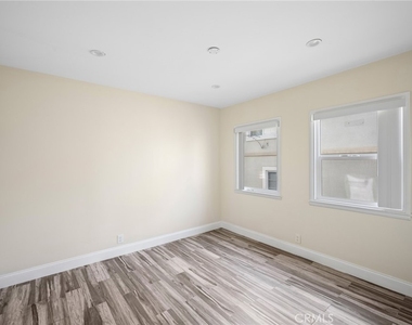 2930 Fairmount Avenue - Photo Thumbnail 9
