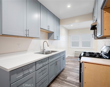 2930 Fairmount Avenue - Photo Thumbnail 7