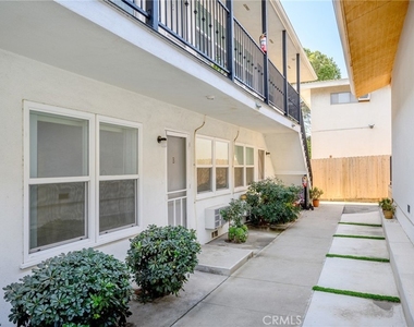 2930 Fairmount Avenue - Photo Thumbnail 13