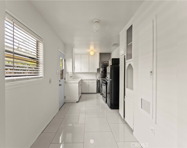 425 Venice - Photo Thumbnail 4