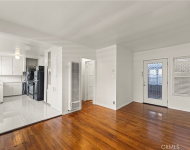 425 Venice - Photo Thumbnail 3