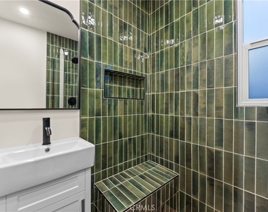 425 Venice - Photo Thumbnail 12