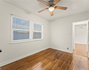 425 Venice - Photo Thumbnail 10
