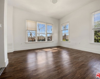2666 Orchard Avenue - Photo Thumbnail 4