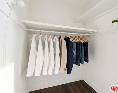 2611 W Orchard Avenue - Photo Thumbnail 4