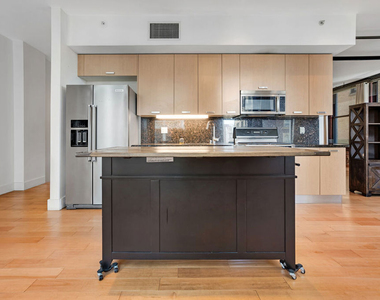 460 S Spring Street - Photo Thumbnail 9