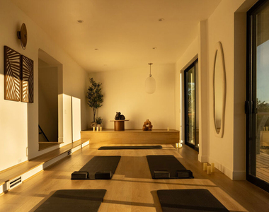 7802 Torreyson Drive - Photo Thumbnail 28