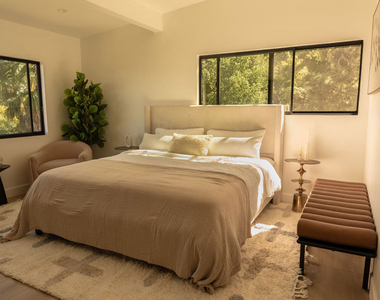 7802 Torreyson Drive - Photo Thumbnail 15