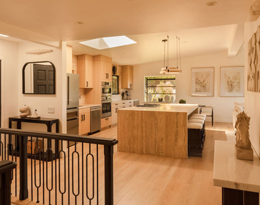 7802 Torreyson Drive - Photo Thumbnail 11