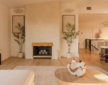 7802 Torreyson Drive - Photo Thumbnail 10