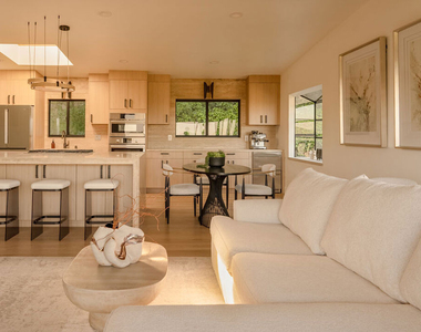 7802 Torreyson Drive - Photo Thumbnail 9