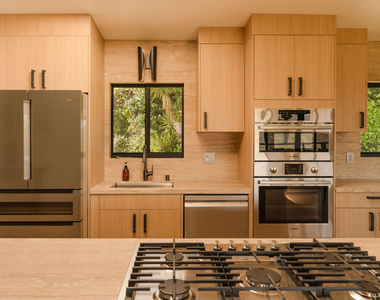 7802 Torreyson Drive - Photo Thumbnail 5