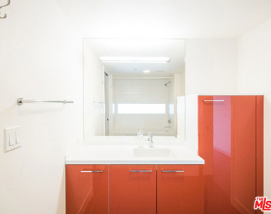 901 S Flower Street - Photo Thumbnail 16