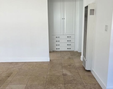 13636 Cerise Avenue - Photo Thumbnail 10
