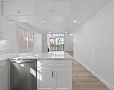 122 Buccaneer Street - Photo Thumbnail 6