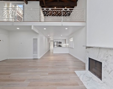 122 Buccaneer Street - Photo Thumbnail 2