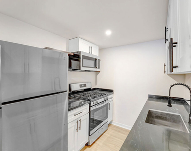 316 1/2 Crane Boulevard - Photo Thumbnail 4