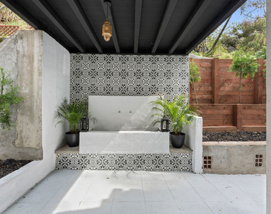 1800 E Benedict Canyon Drive - Photo Thumbnail 13