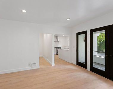 1800 E Benedict Canyon Drive - Photo Thumbnail 6