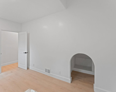 1800 E Benedict Canyon Drive - Photo Thumbnail 10