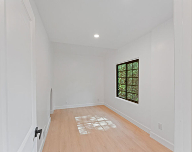 1800 E Benedict Canyon Drive - Photo Thumbnail 8