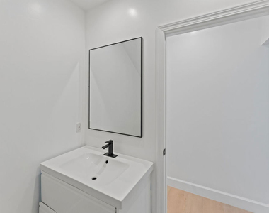 1800 E Benedict Canyon Drive - Photo Thumbnail 11