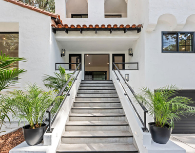 1800 E Benedict Canyon Drive - Photo Thumbnail 3