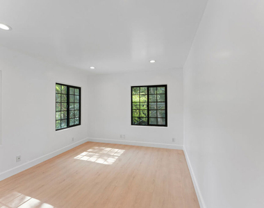 1800 E Benedict Canyon Drive - Photo Thumbnail 15