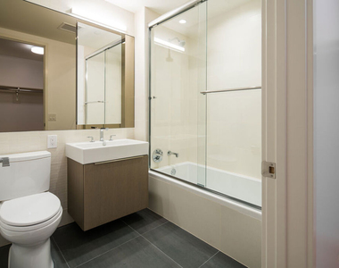 889 Francisco Street - Photo Thumbnail 16