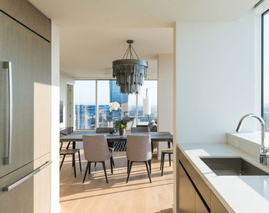 889 Francisco Street - Photo Thumbnail 5