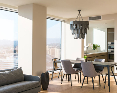 889 Francisco Street - Photo Thumbnail 4