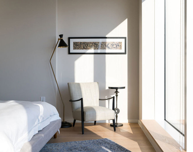 889 Francisco Street - Photo Thumbnail 3